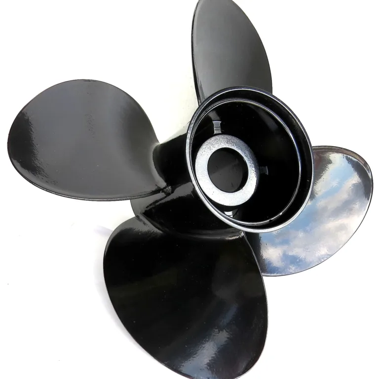 4-bl båtpropeller stigning 11 tum