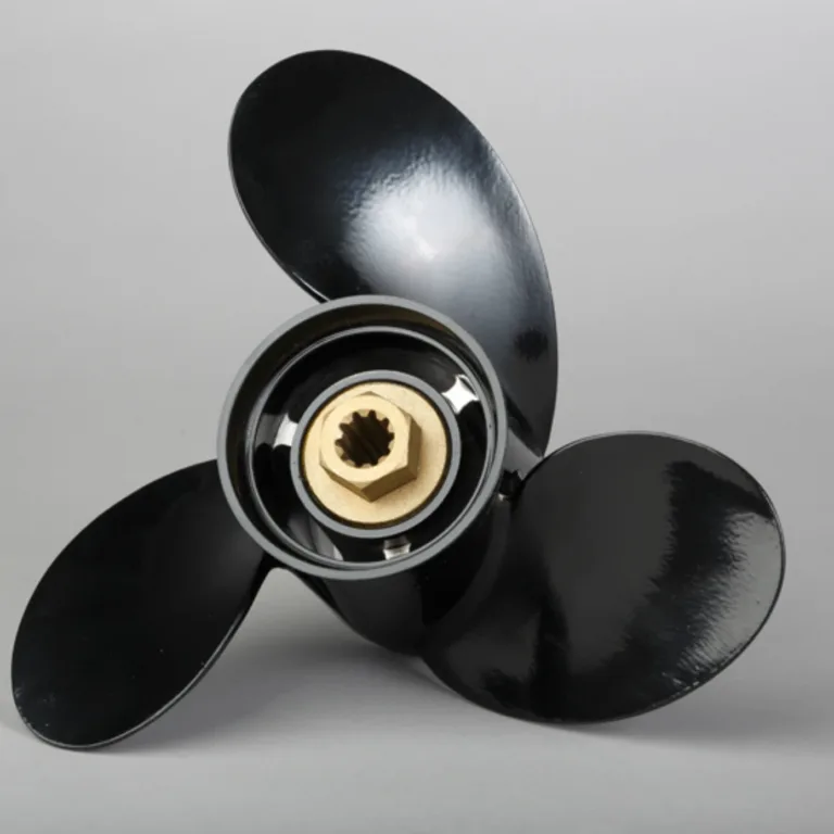 3-bl båtpropeller till Mercury stigning 11 tum