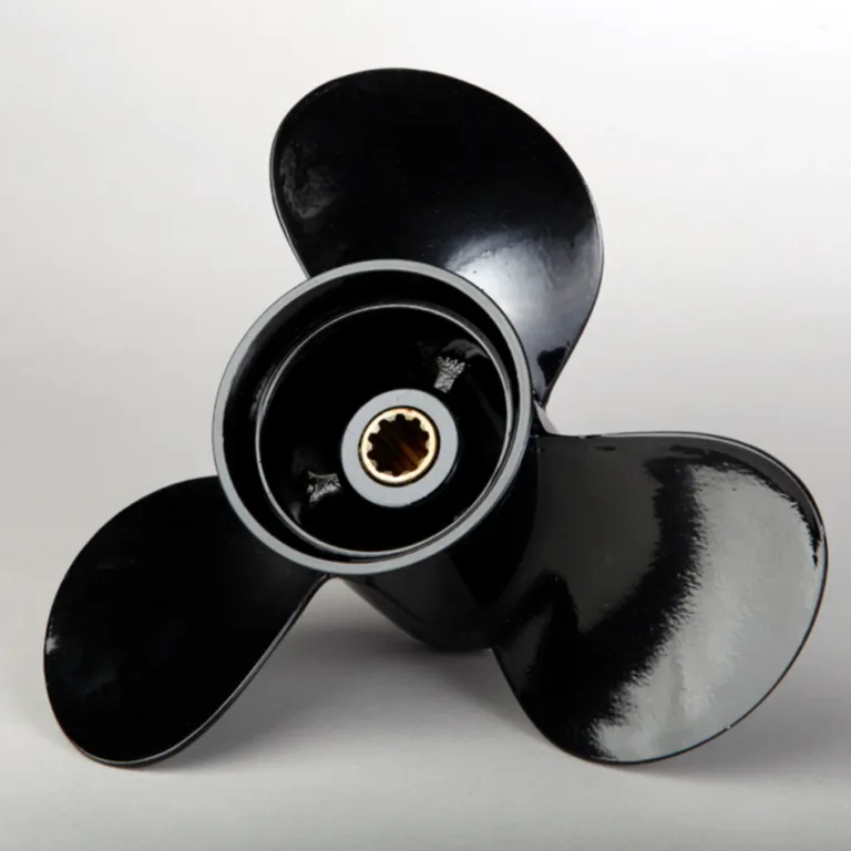 3-bl båtpropeller till Tohatsu/Mercury stigning 14 tum