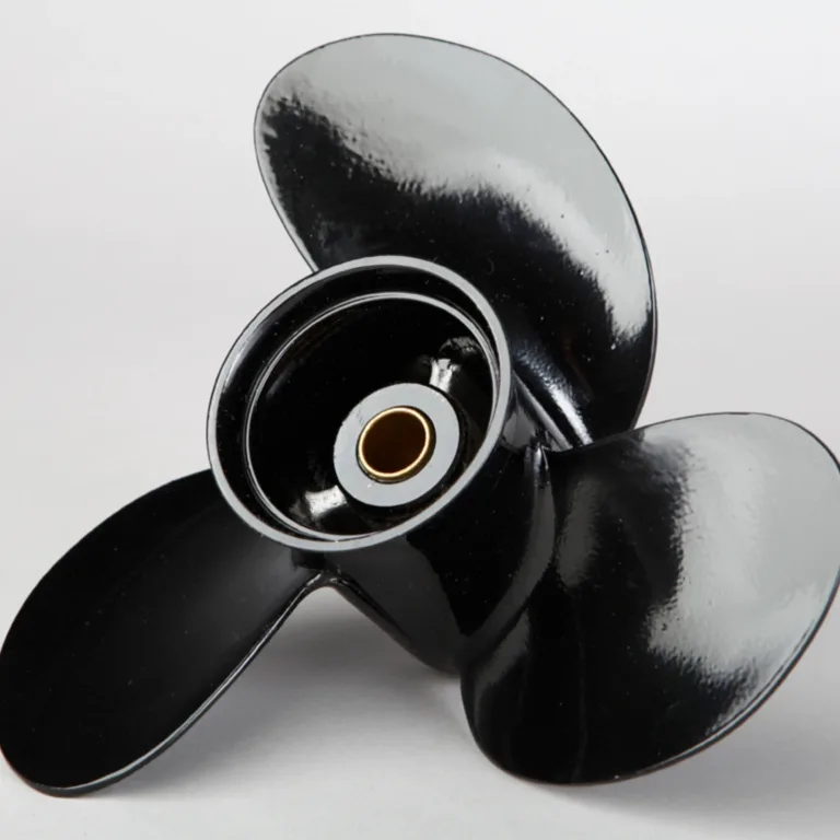 3-bl båtpropeller till Mercury/Tohatsu stigning 7 tum