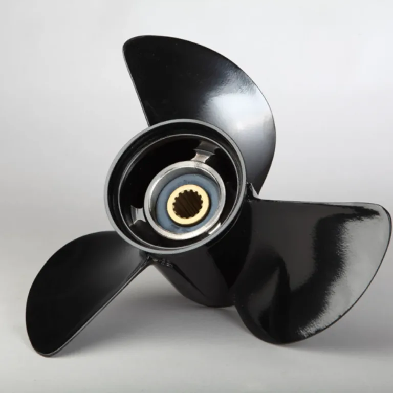 Propeller för Tohatsu, stigning 19 tum
